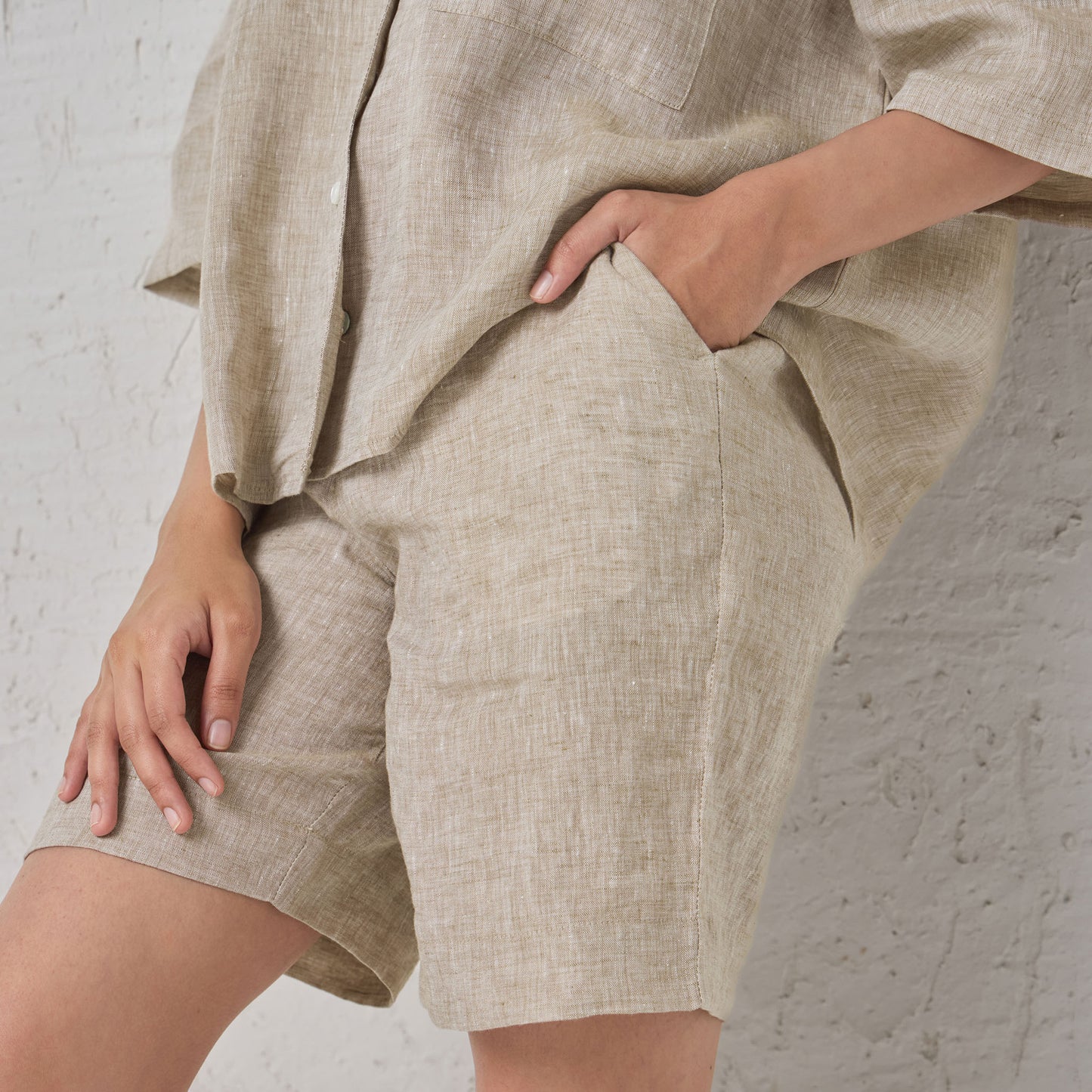 The Classic Tailored Linen Bermuda Shorts Natural