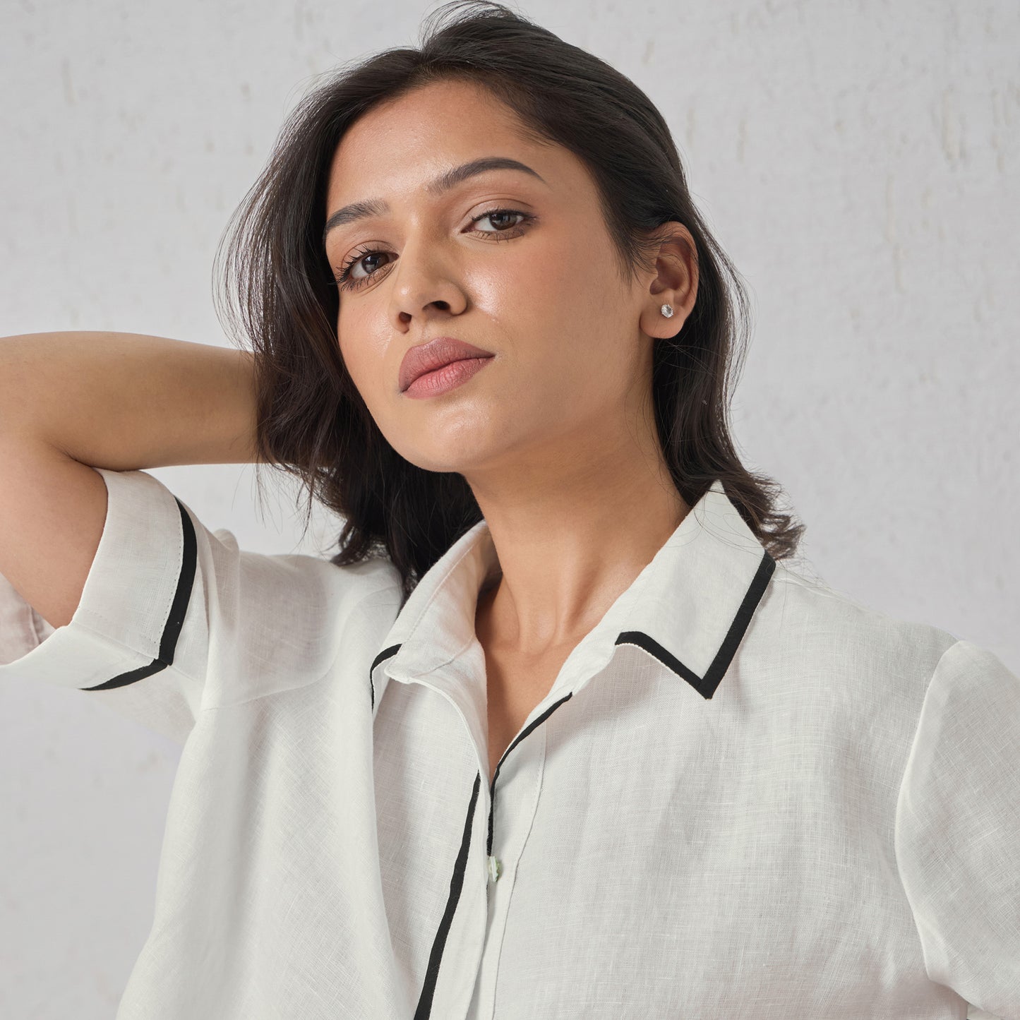 The Signature Contrast Stitch Linen Shirt - White (Short Sleeves)