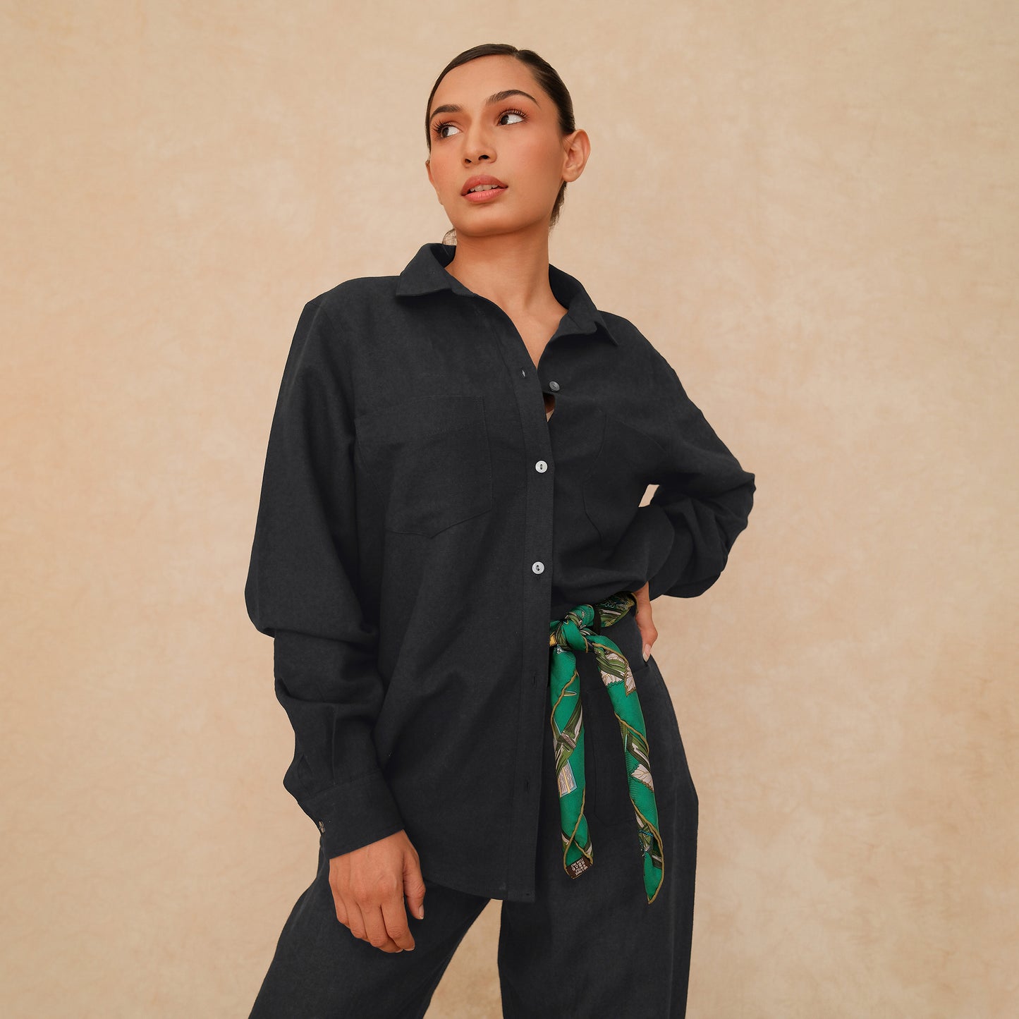 The Boyfriend Linen Shirt Black