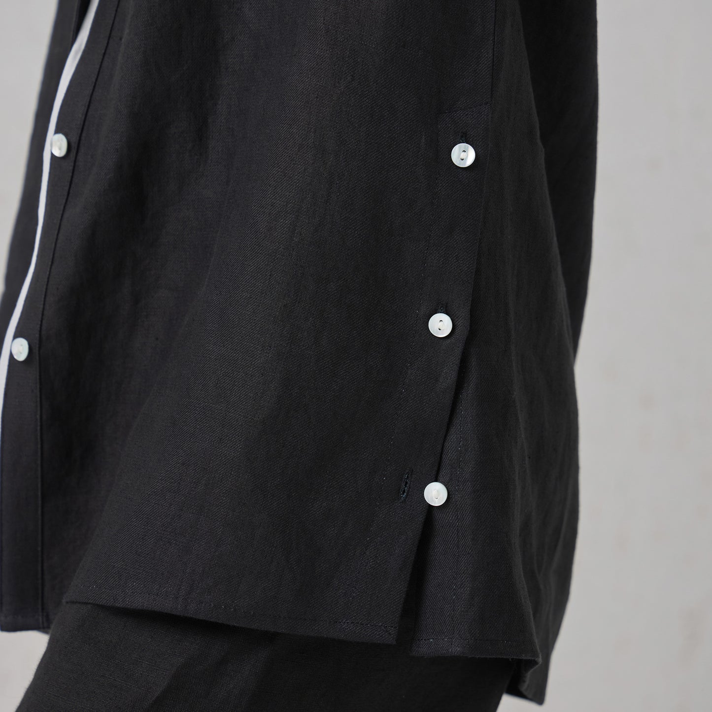 The Signature Contrast Stitch Linen Shirt- Black (Long Sleeves)