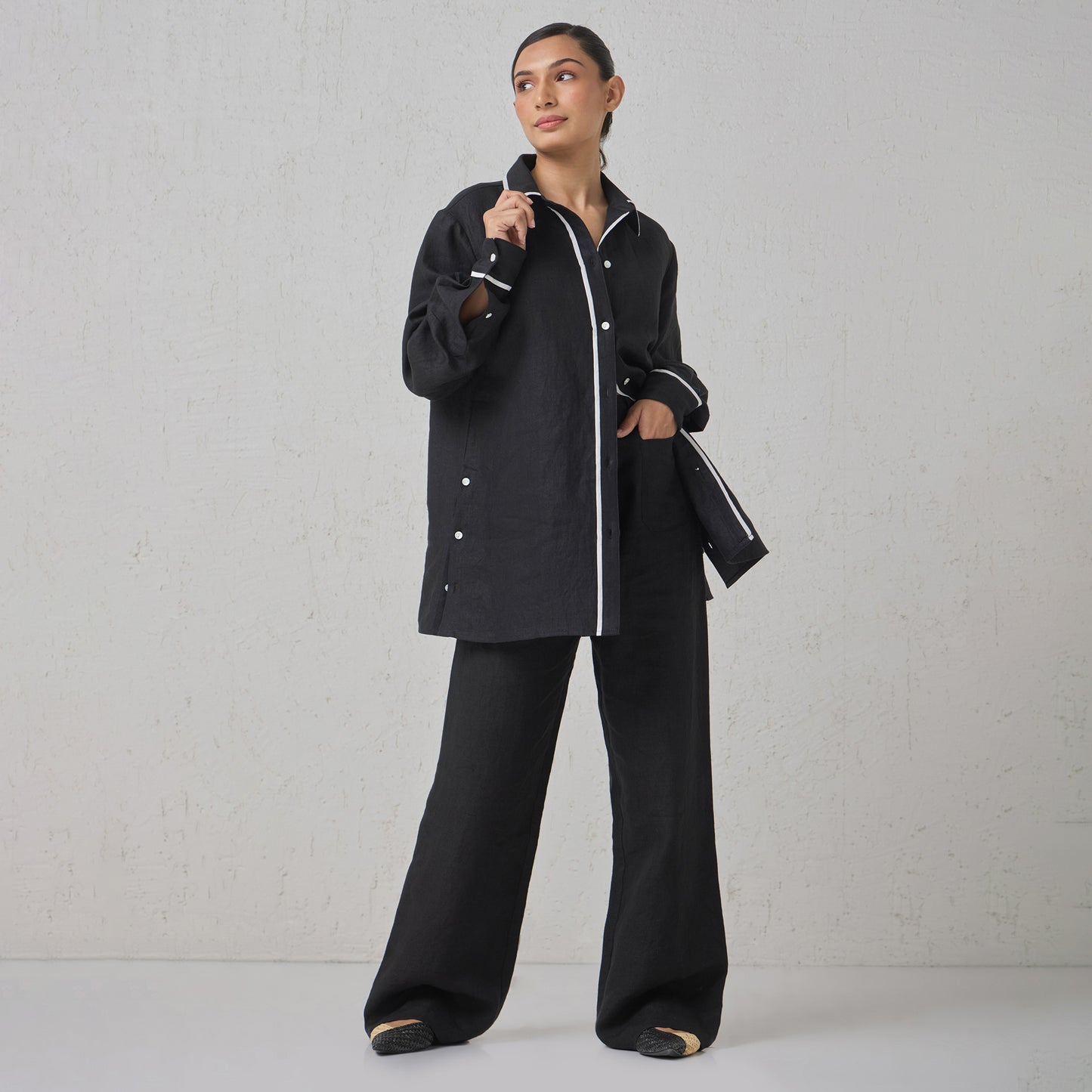 The Signature Contrast Stitch Linen Shirt- Black (Long Sleeves)