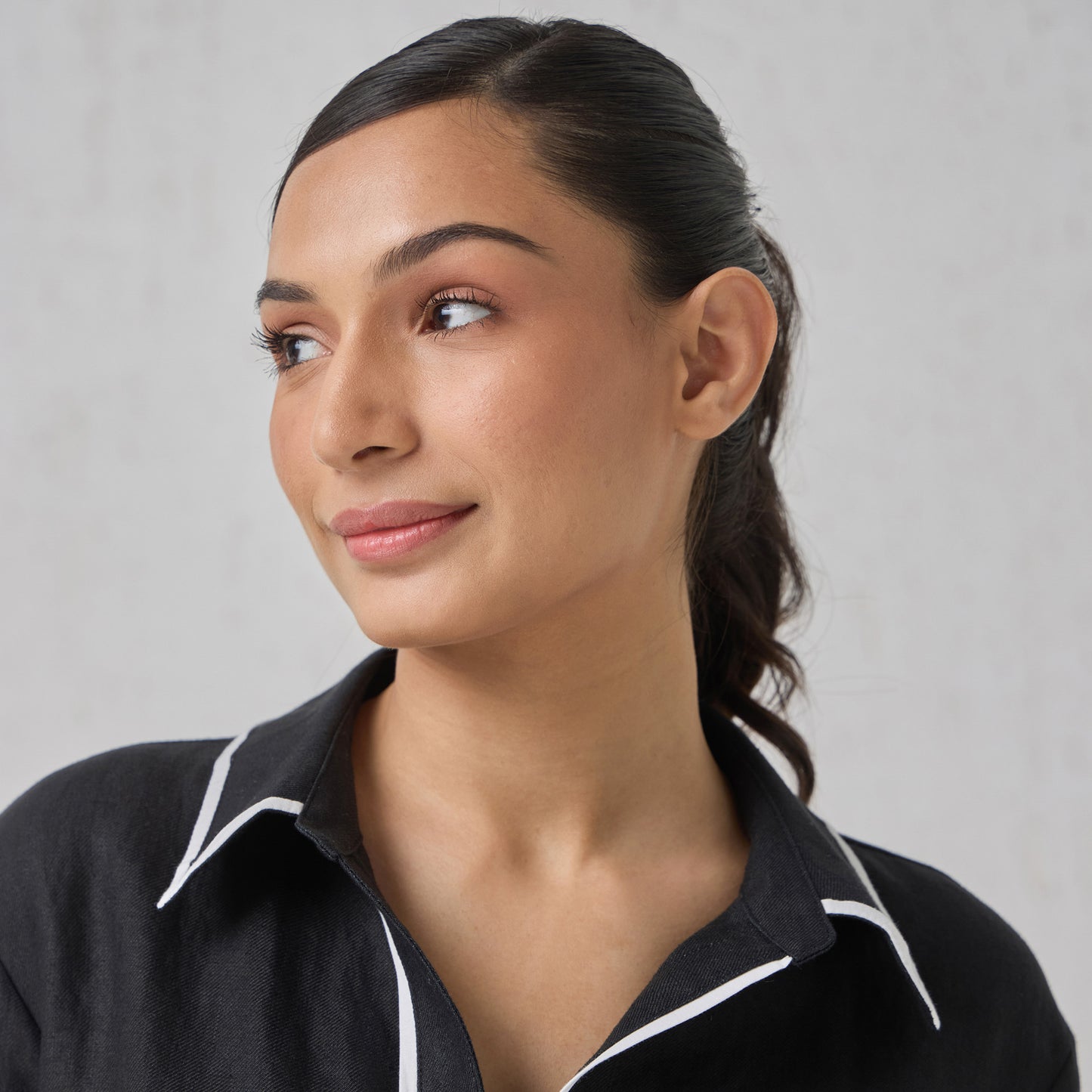 The Signature Contrast Stitch Linen Shirt- Black (Short Sleeves)