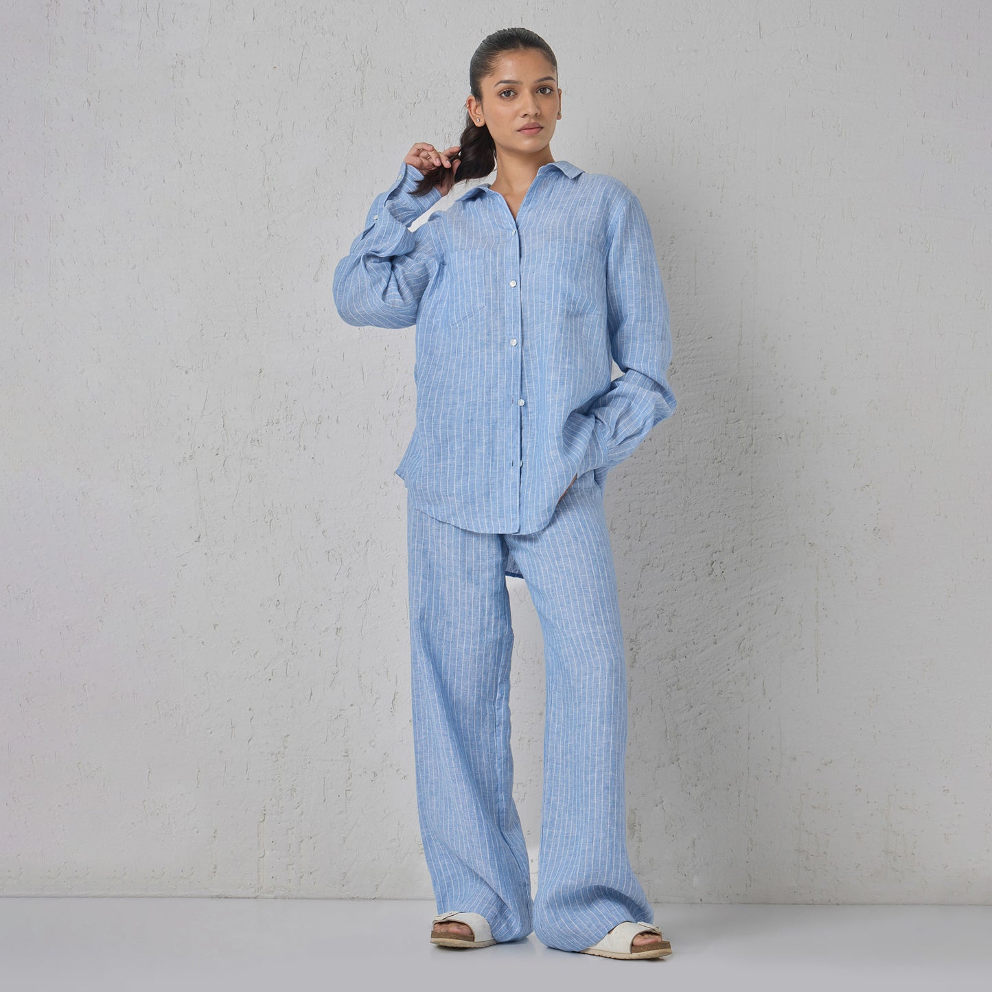 The Boyfriend Linen Shirt Blue & White